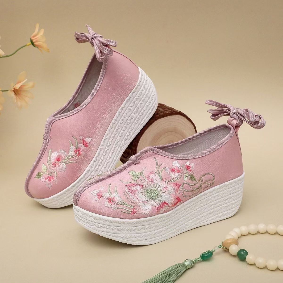 Embroidery Shoes - Kadın Etnik Tarzı Dolgu Topuklu İşlemeli