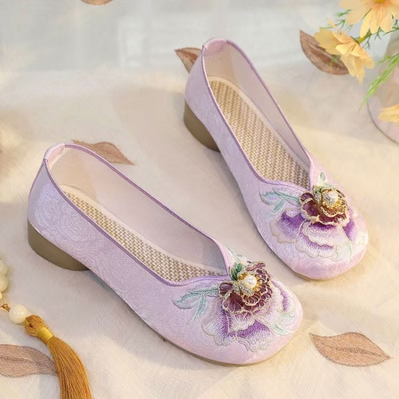 Embroidery Shoes - Kadın Düşük Topuk İşlemeli Kumaş Ayakkabı