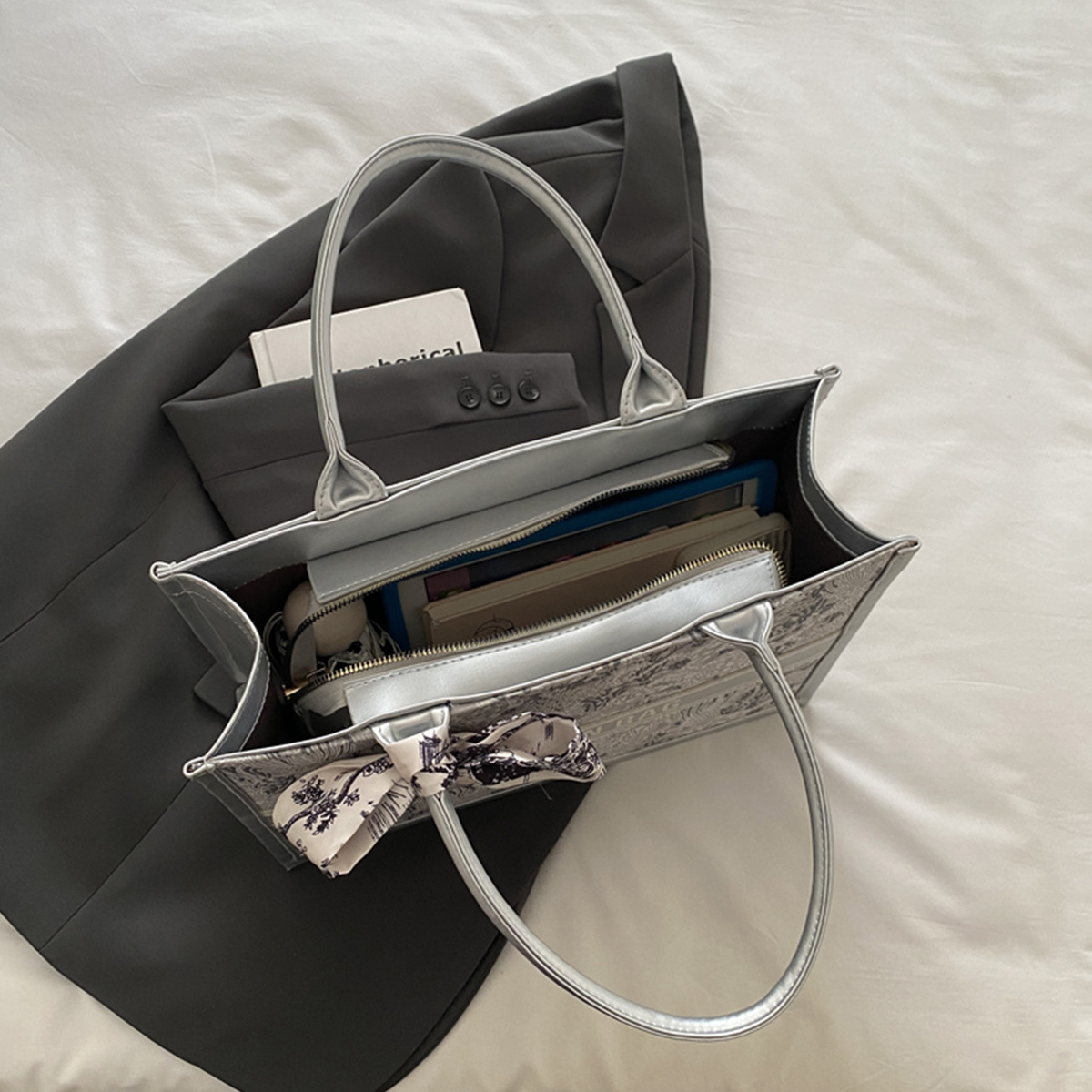 Lüks Zarif Kadın Tote Çantası  - Embroidery On Leather incelemesi ve fiyatı