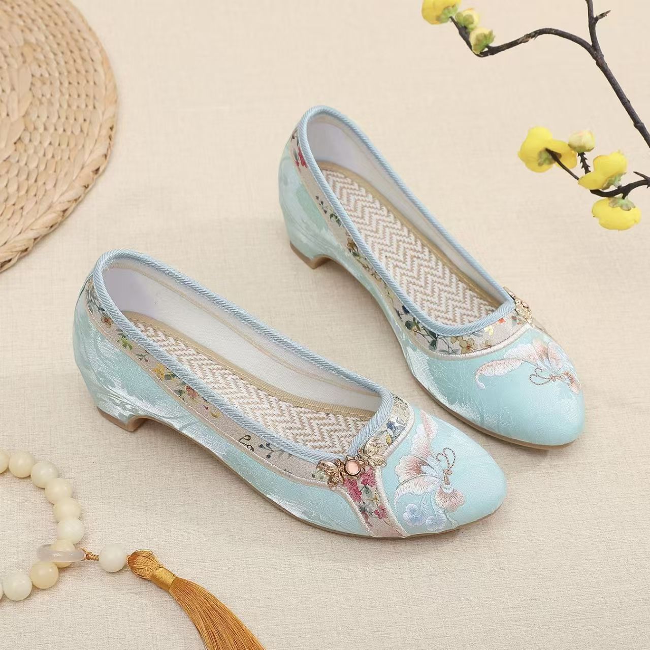 Kadın Düşük Topuklu İşlemeli C - Embroidery Shoes incelemesi ve fiyatı
