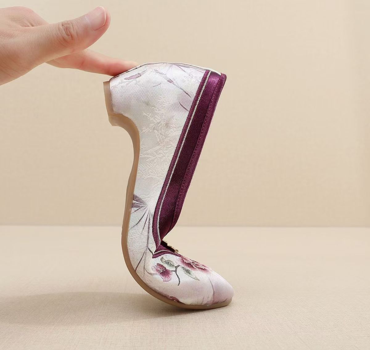 Kadın Düşük Topuklu İşlemeli C - Embroidery Shoes incelemesi ve fiyatı