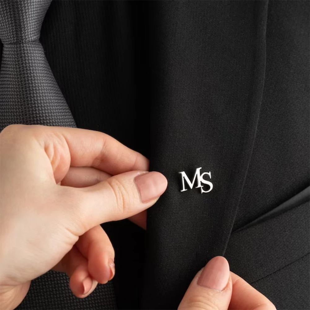 Kadınlar için özel İlk broşlar - Embroidery Initials incelemesi ve fiyatı